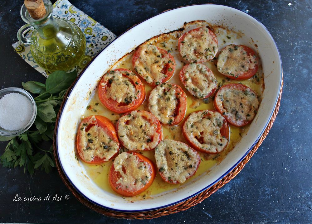 Tomates gratinados con parmesano listos en 15 minutos