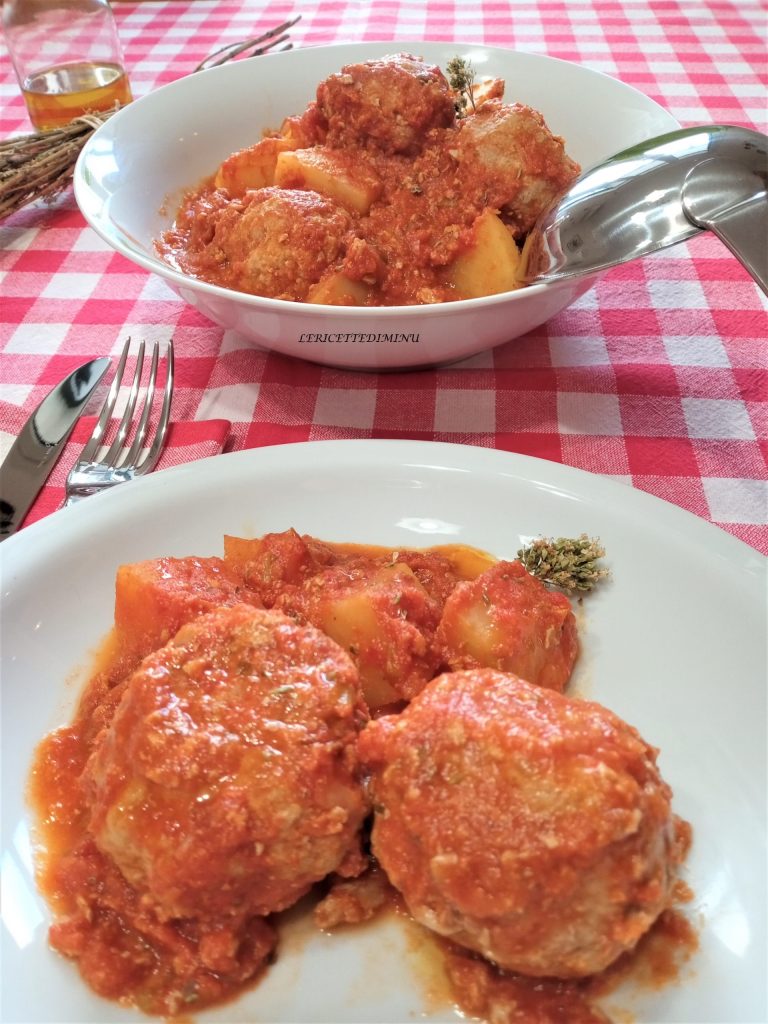 Albóndigas a la pizzaiola con patatas