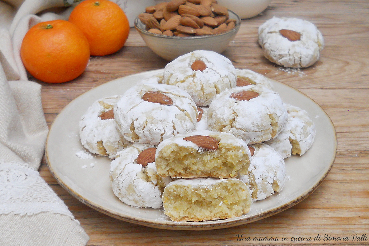 Amaretti blandos al mandarino