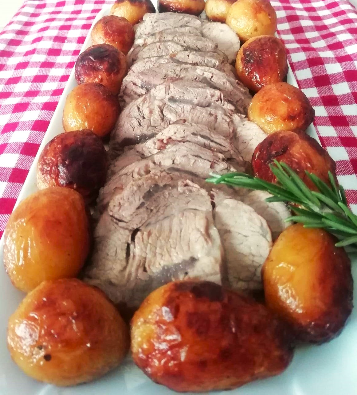 ASADO DE TERNERA con patatas nuevas