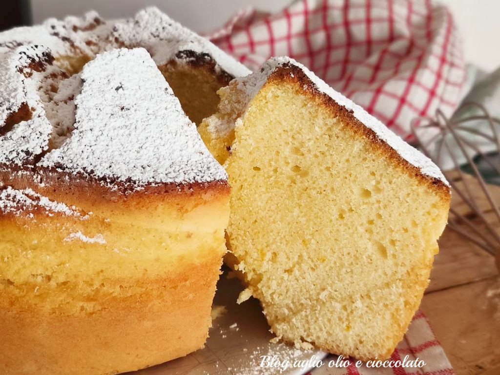 rebanada de bizcocho de leche alto y esponjoso