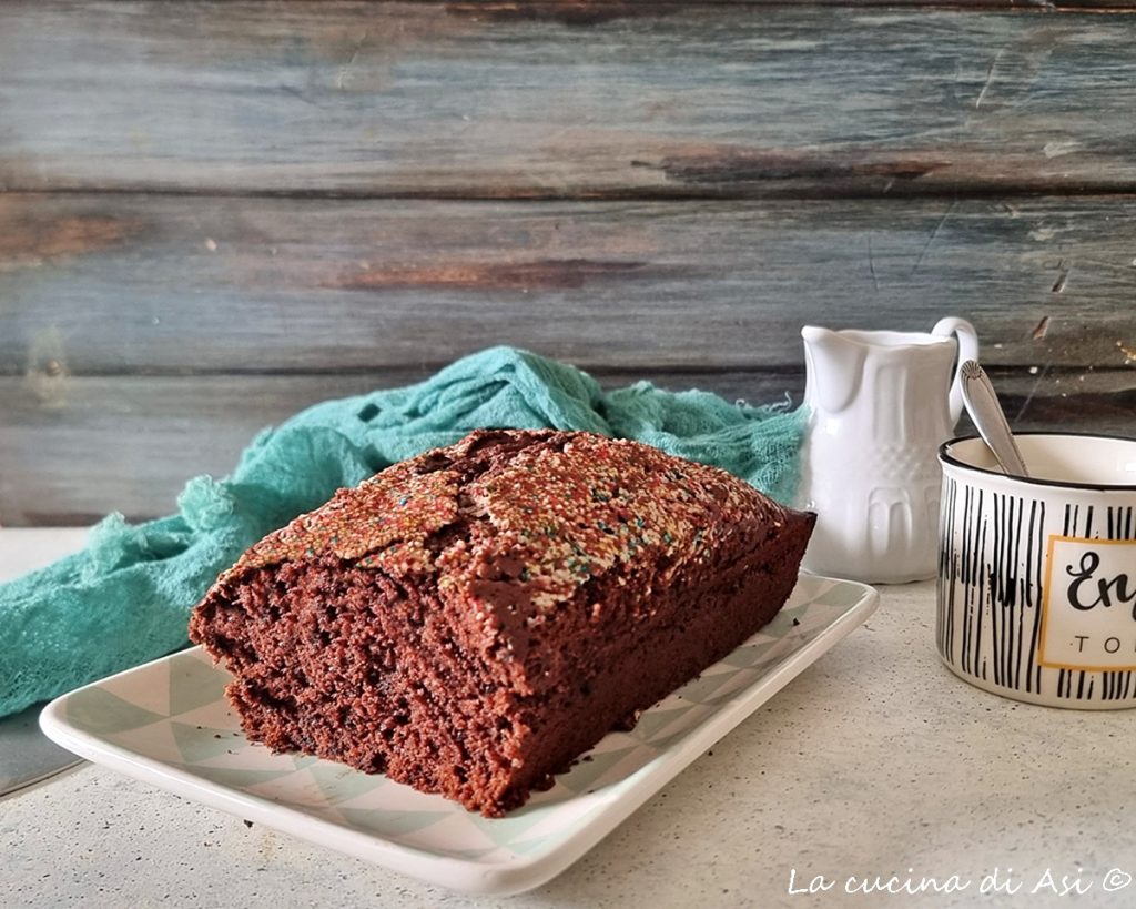 bizcocho de chocolate suave y delicioso receta fácil