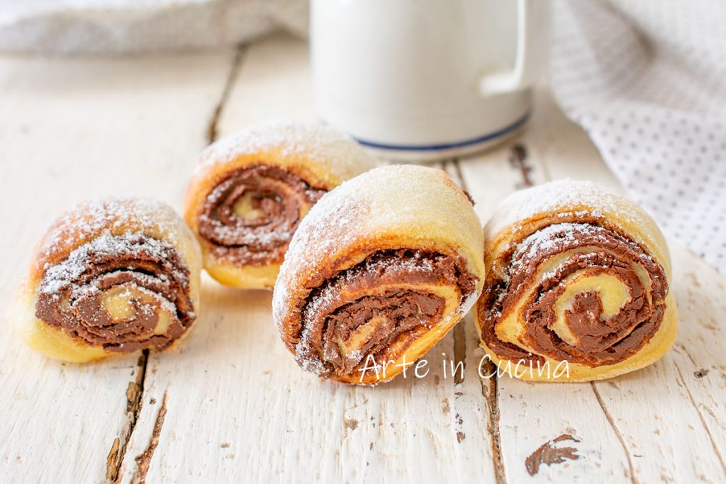 Bollos enrollados con Nutella