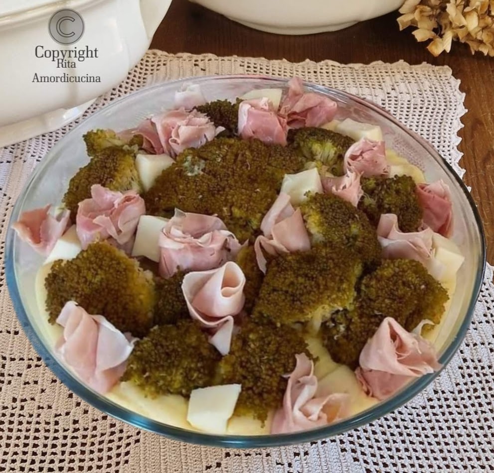 Jardín de brócoli con flores de jamón