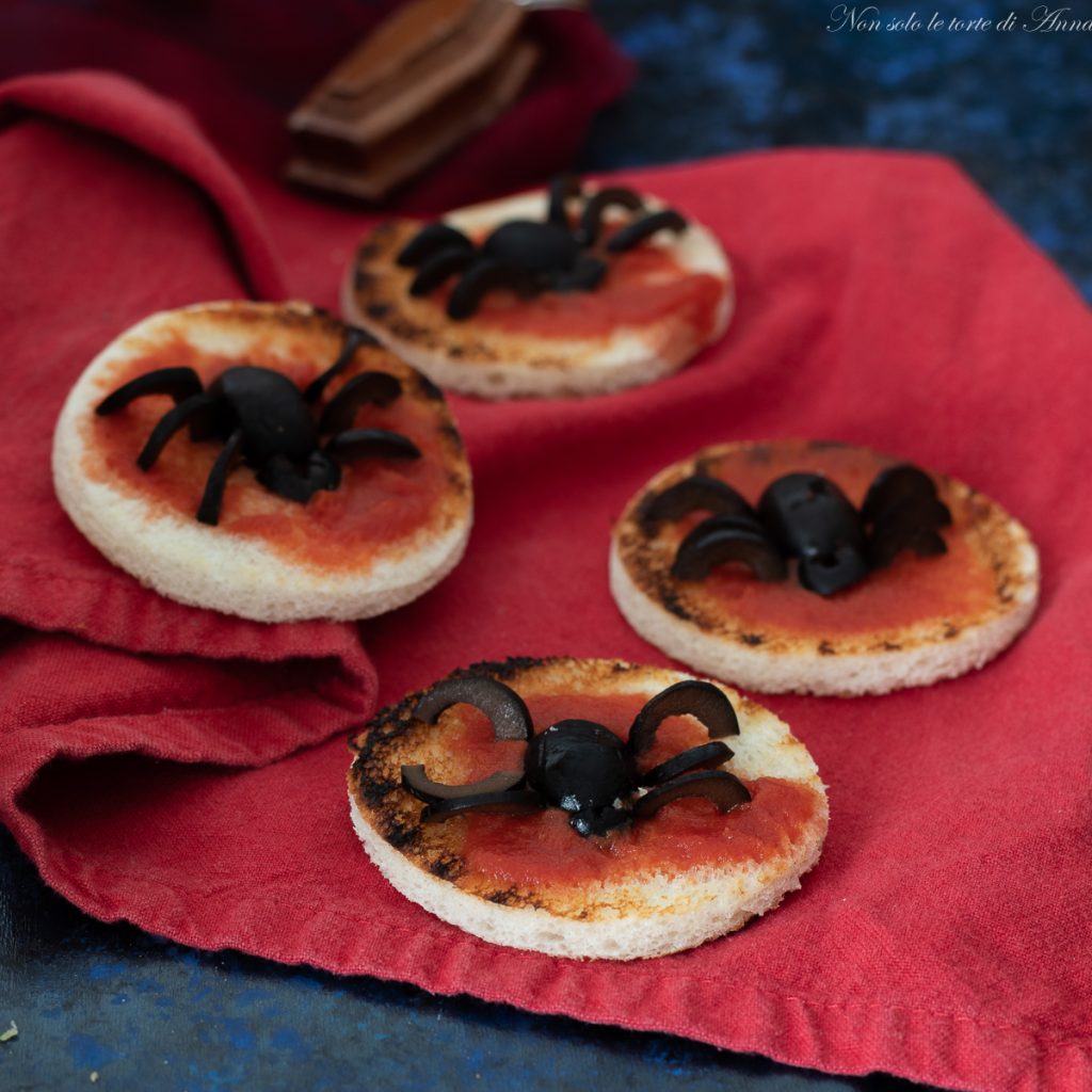 canapés de araña para Halloween