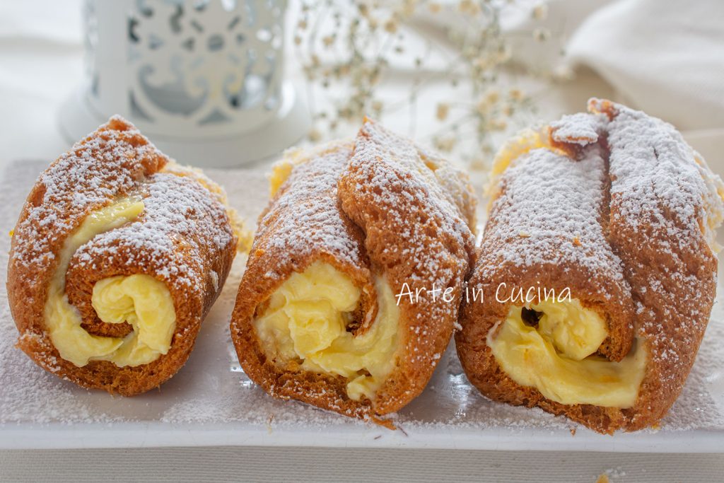 Cannoli de pandoro a la crema pastelera