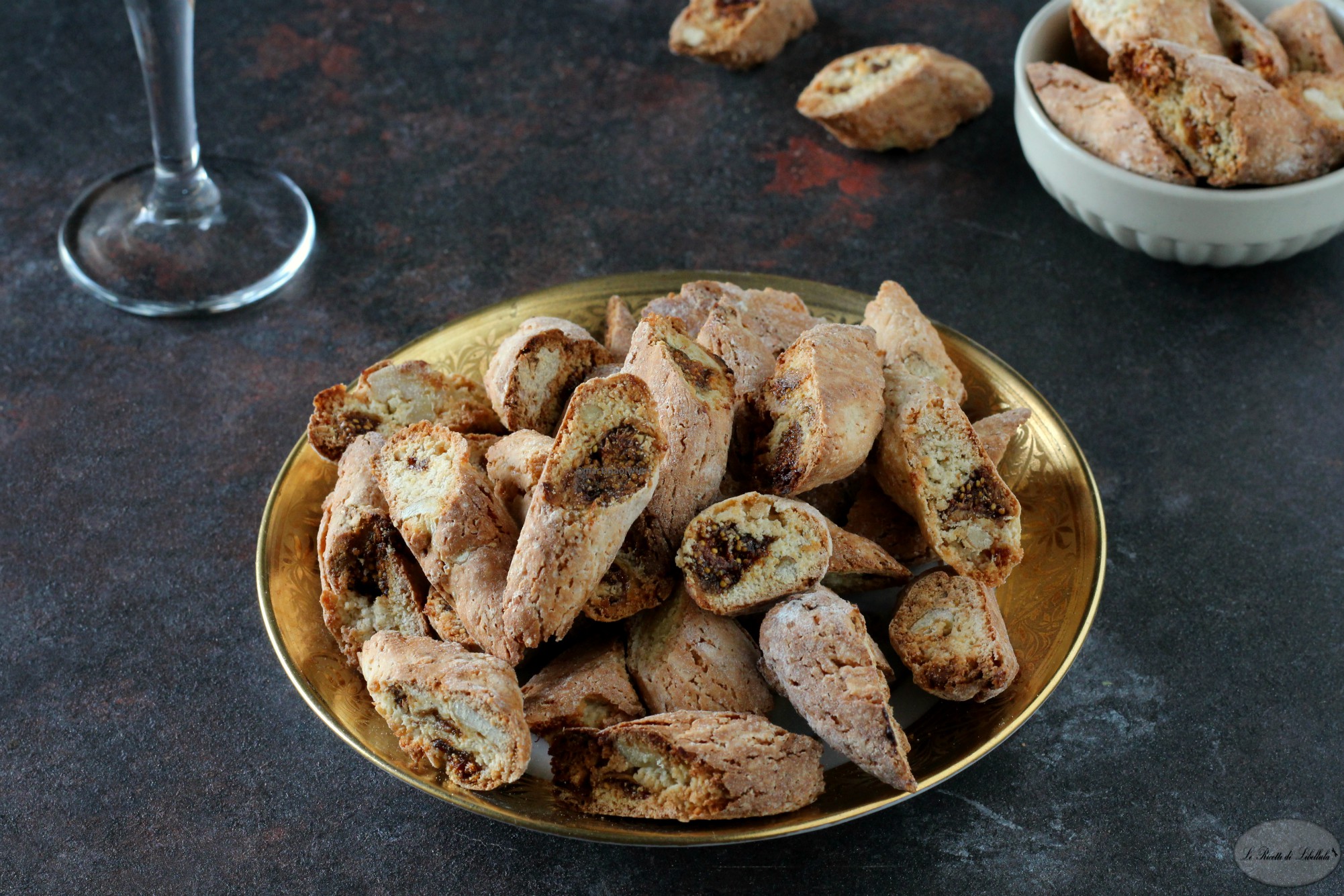 Cantucci con higos secos y nueces