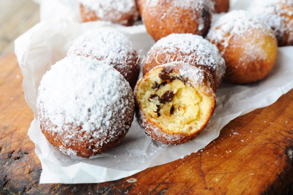 Castagnole de almendras al limón y gotas de chocolate vickyart arte en cocina