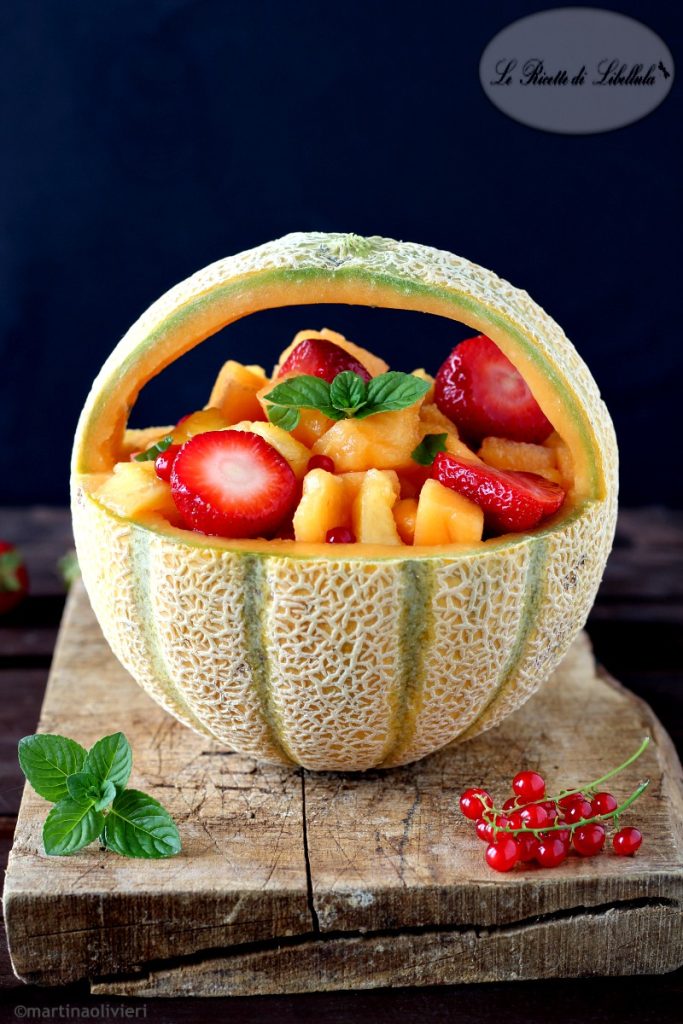 Cesta de melón con fruta