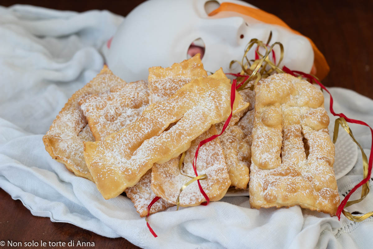 Chiacchiere de carnaval a la naranja fragantes