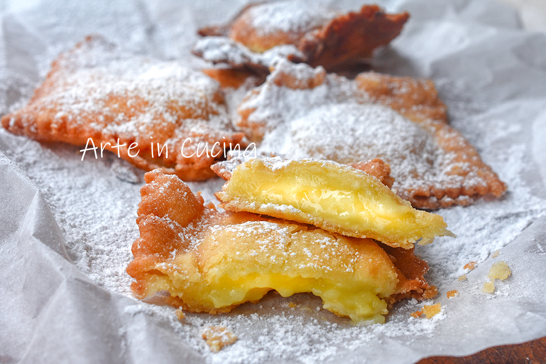 Chiacchiere rellenas de crema pastelera