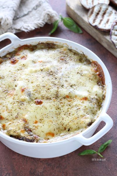 cocina el pastel en horno ventilado y sirve