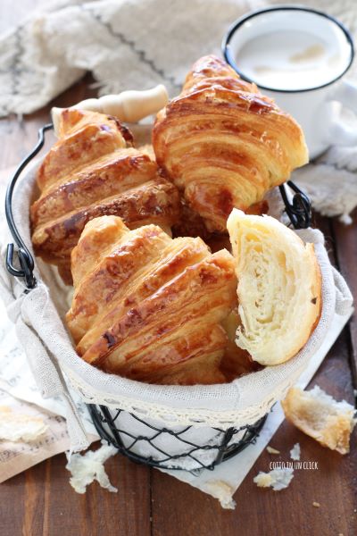 cocina los brioches en horno estático durante 30 minutos y deja enfriar
