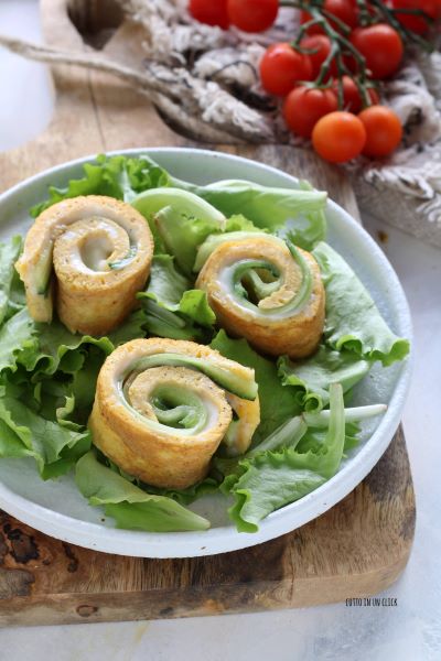 corta el rollo en rodajas de 2 cm de grosor