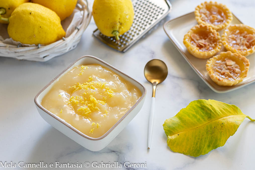 Crema de limón sin leche y sin harina