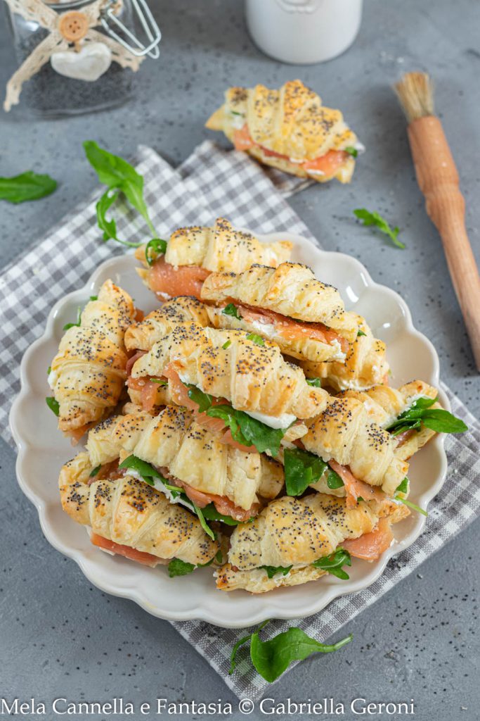croissants salados de hojaldre