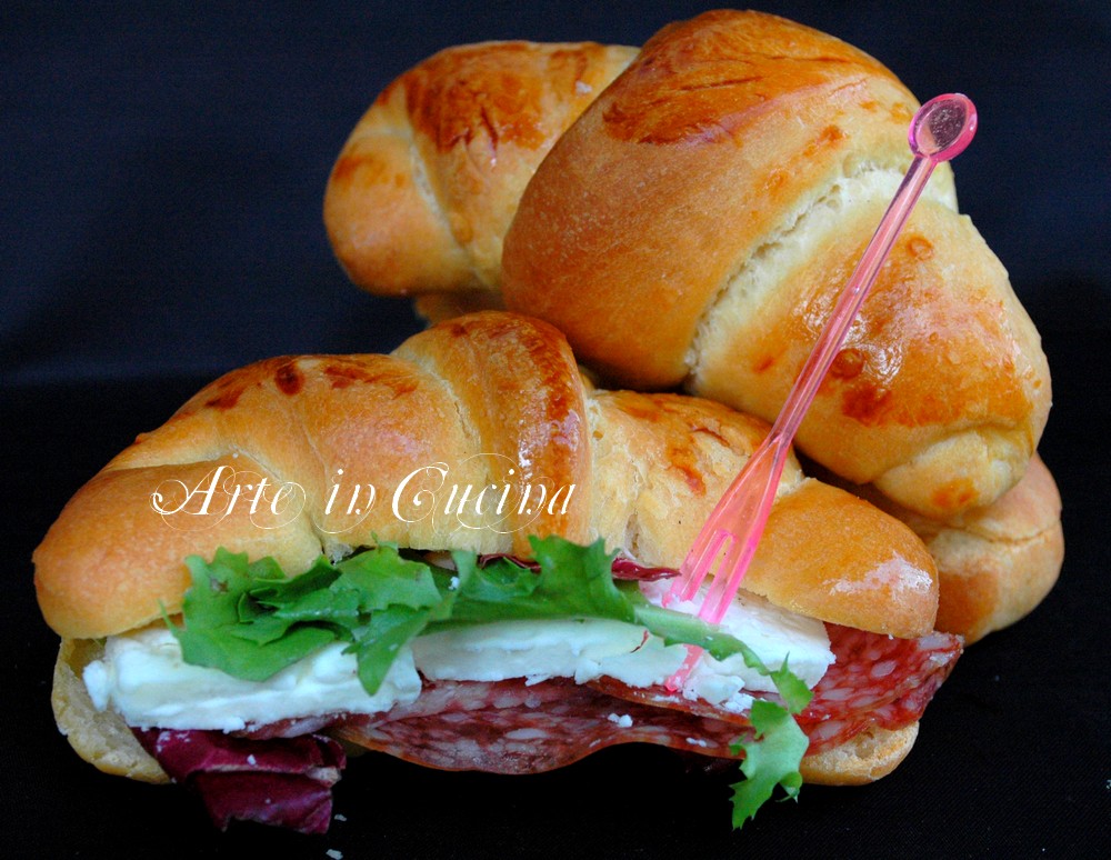 Croissants salados suaves y rápidos de rellenar