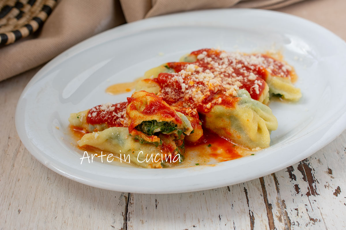 Culurgiones raviolis sardos con ricotta y espinacas