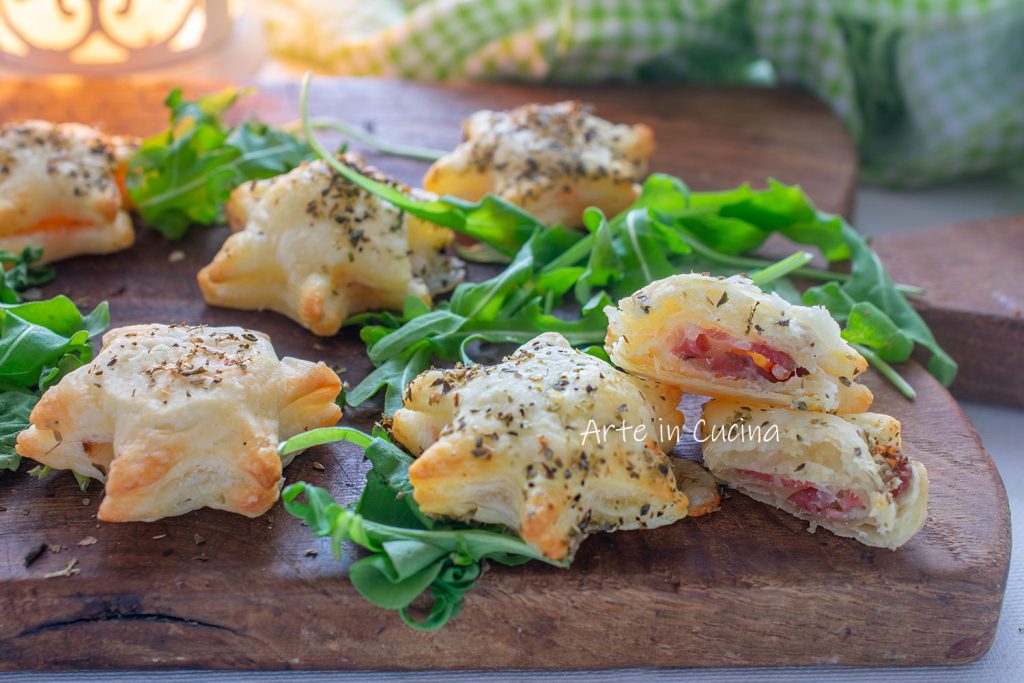 Estrellitas con hojaldre speck y provola