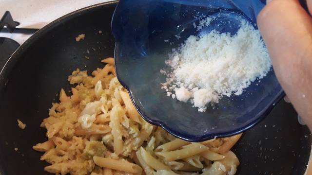 Penne con col verde a la Siciliana