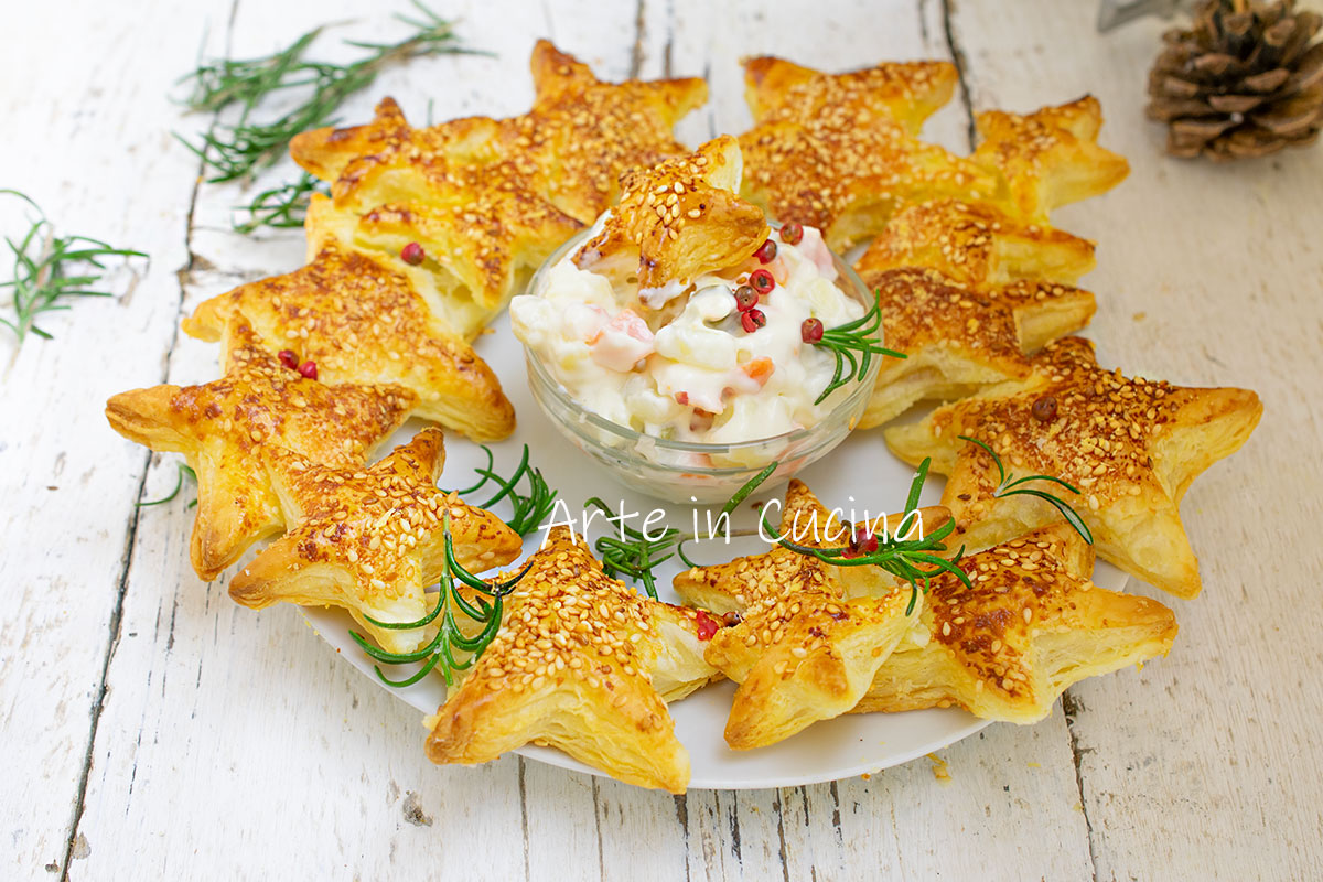 Guirnalda navideña con estrellitas de hojaldre al parmesano