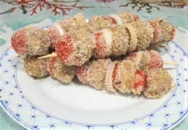 Brochetas de tomatitos y albóndigas de pescado