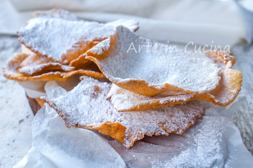 Maravillas a la naranja hojuelas dulces fritas rápidas