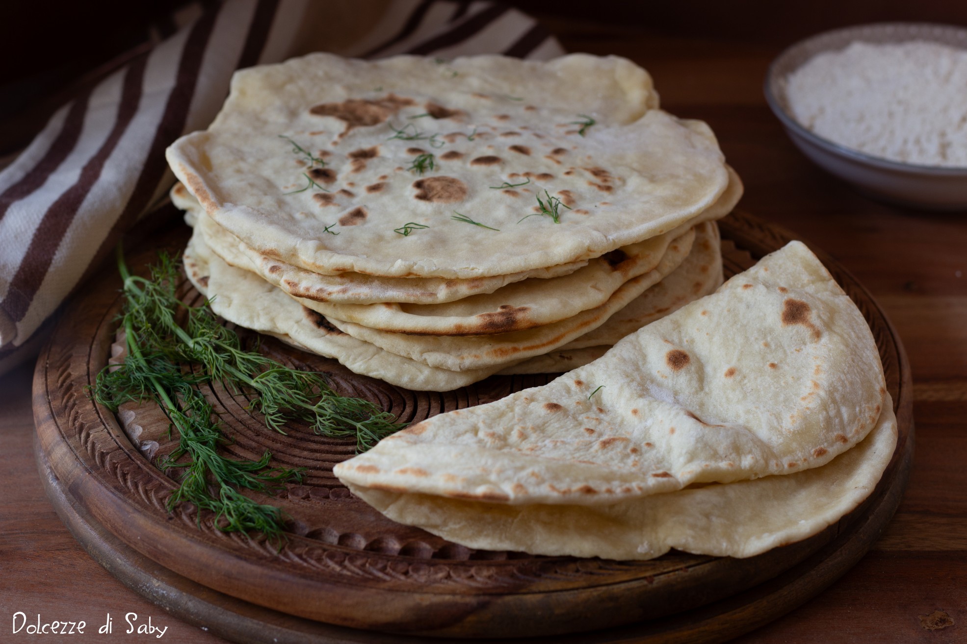 Pan árabe cocido en sartén