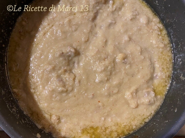 Mezzanelli cremosos con garbanzos y salchicha