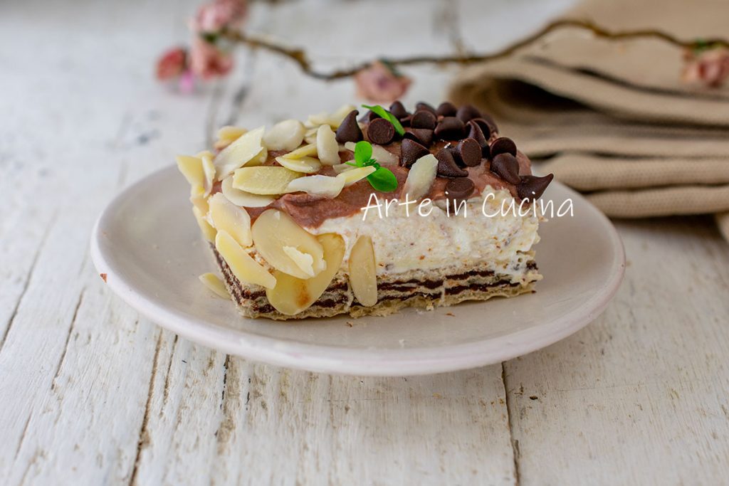 Pastelitos con wafers de almendra y chocolate