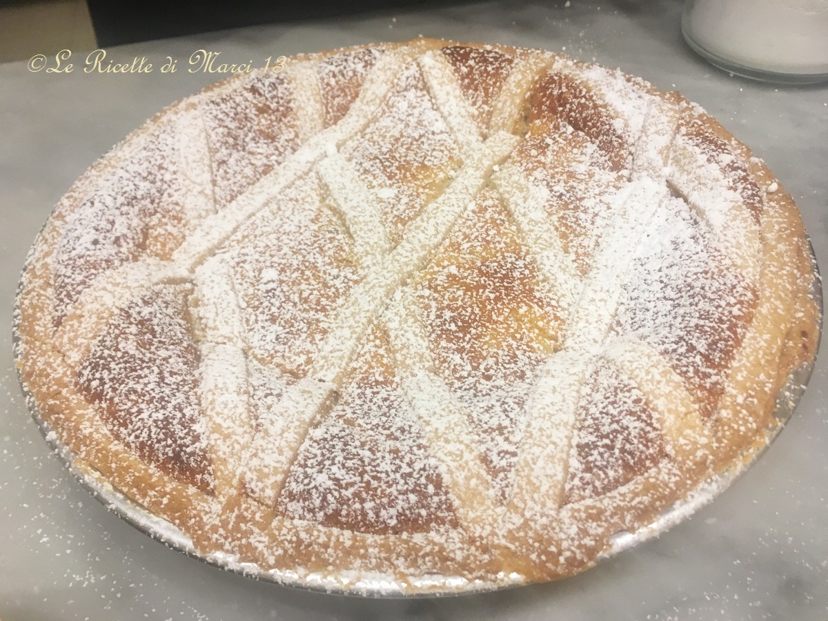 Pastiera inusual de almendras, sin frutas confitadas. Receta fácil