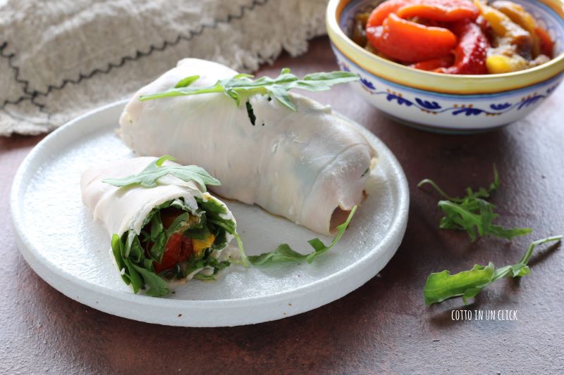 rollitos de pechuga de pavo rellenos fríos