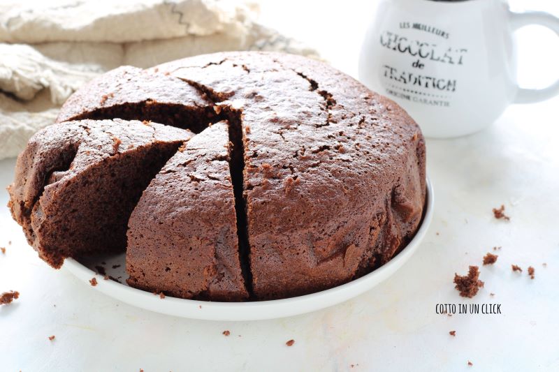 tarta esponjosa de chocolate deliciosa y sin mantequilla