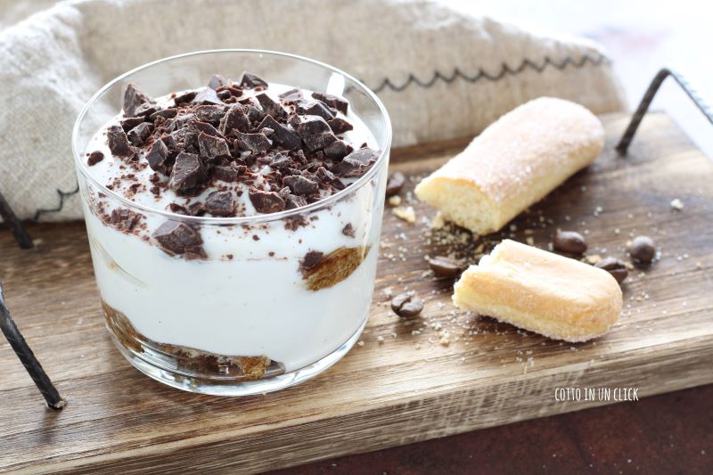 tiramisù light con yogurt griego