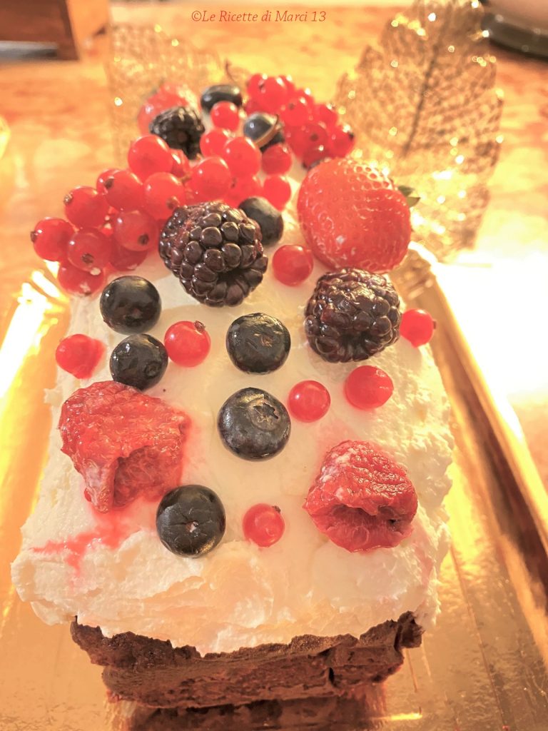 Plumcake Red Velvet con frutos del bosque