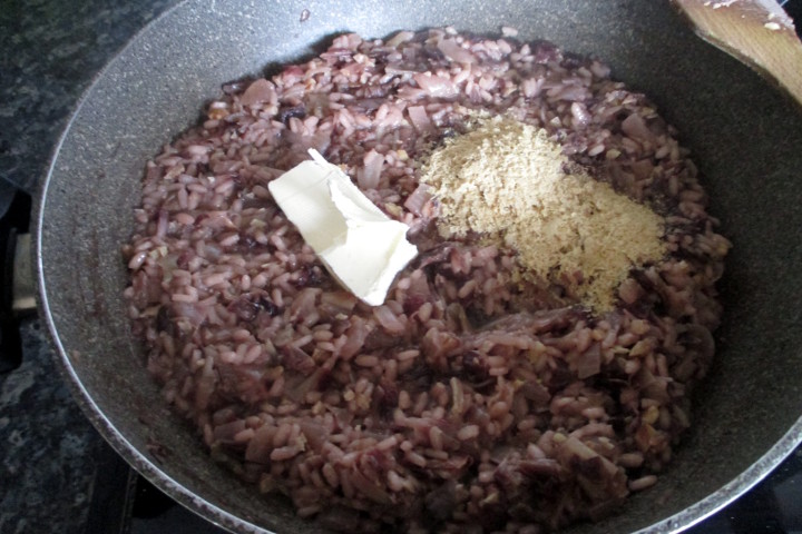 Risotto de radicchio y nueces vegano preparación, Mangia senza Pancia