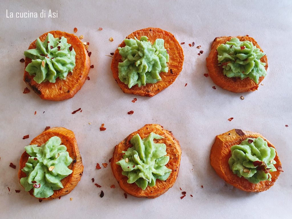 rodajas de batata con crema de aguacate aperitivo rápido