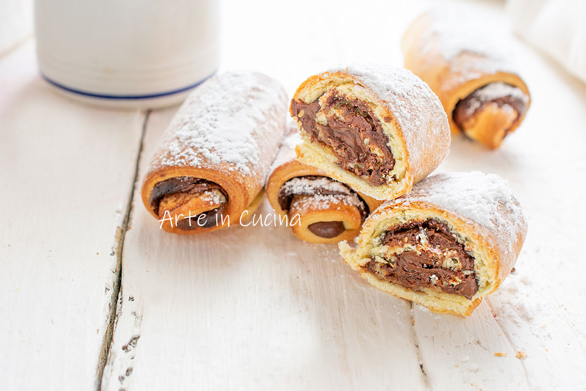 Rollitos de masa quebrada con Nutella
