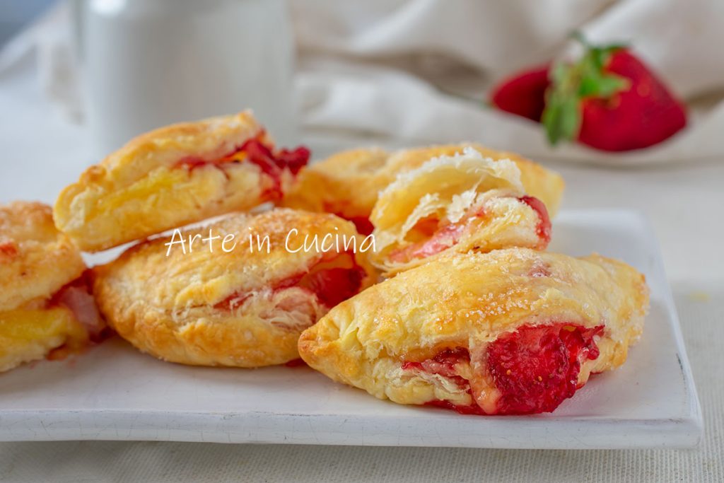 Sfogliatinas fresas y crema dulces rápidas