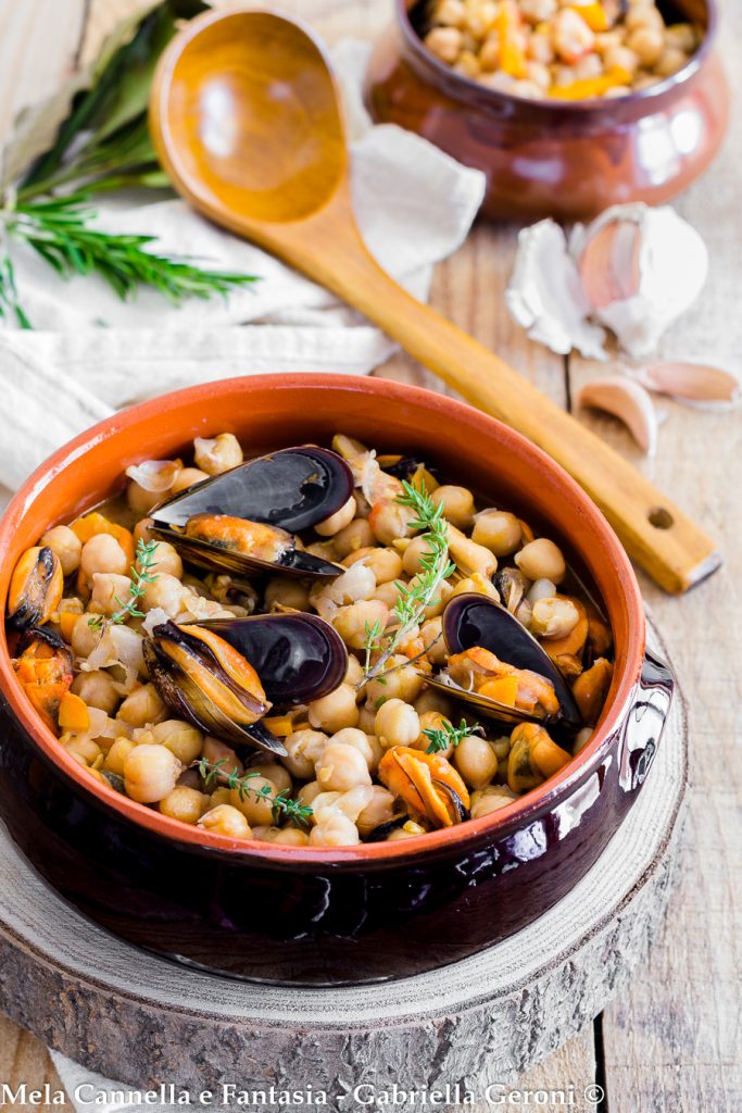 sopa de garbanzos y mejillones