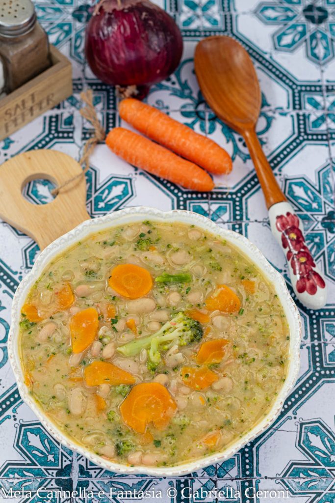 sopa de judías con brócoli