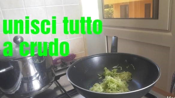 Fusilli cremosos con calabacines y salmón