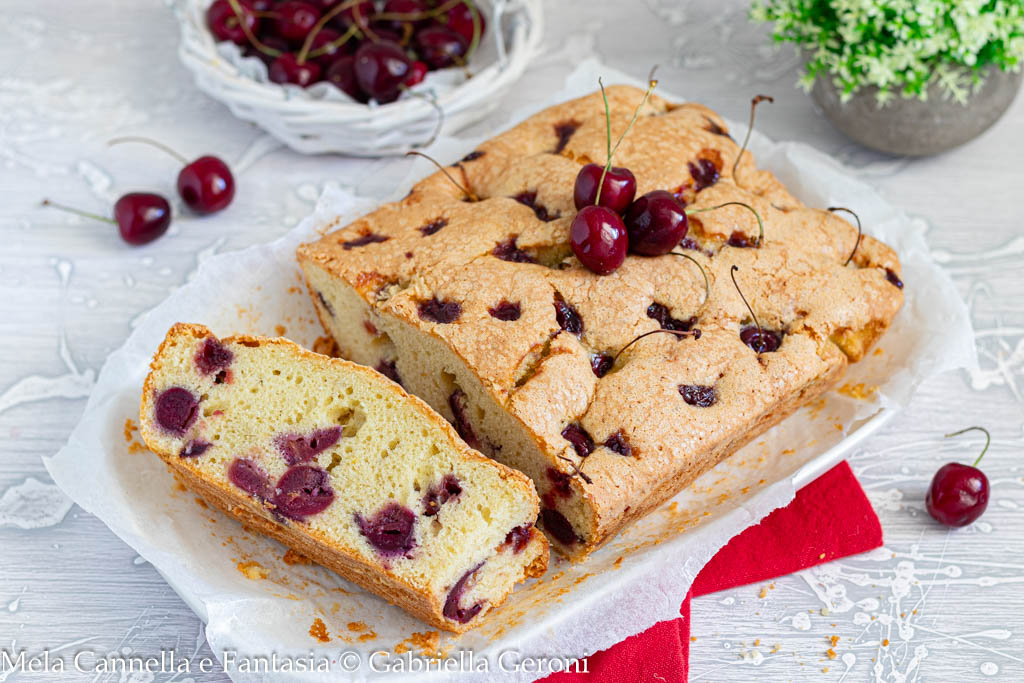 Tarta de cerezas suave y sin lactosa