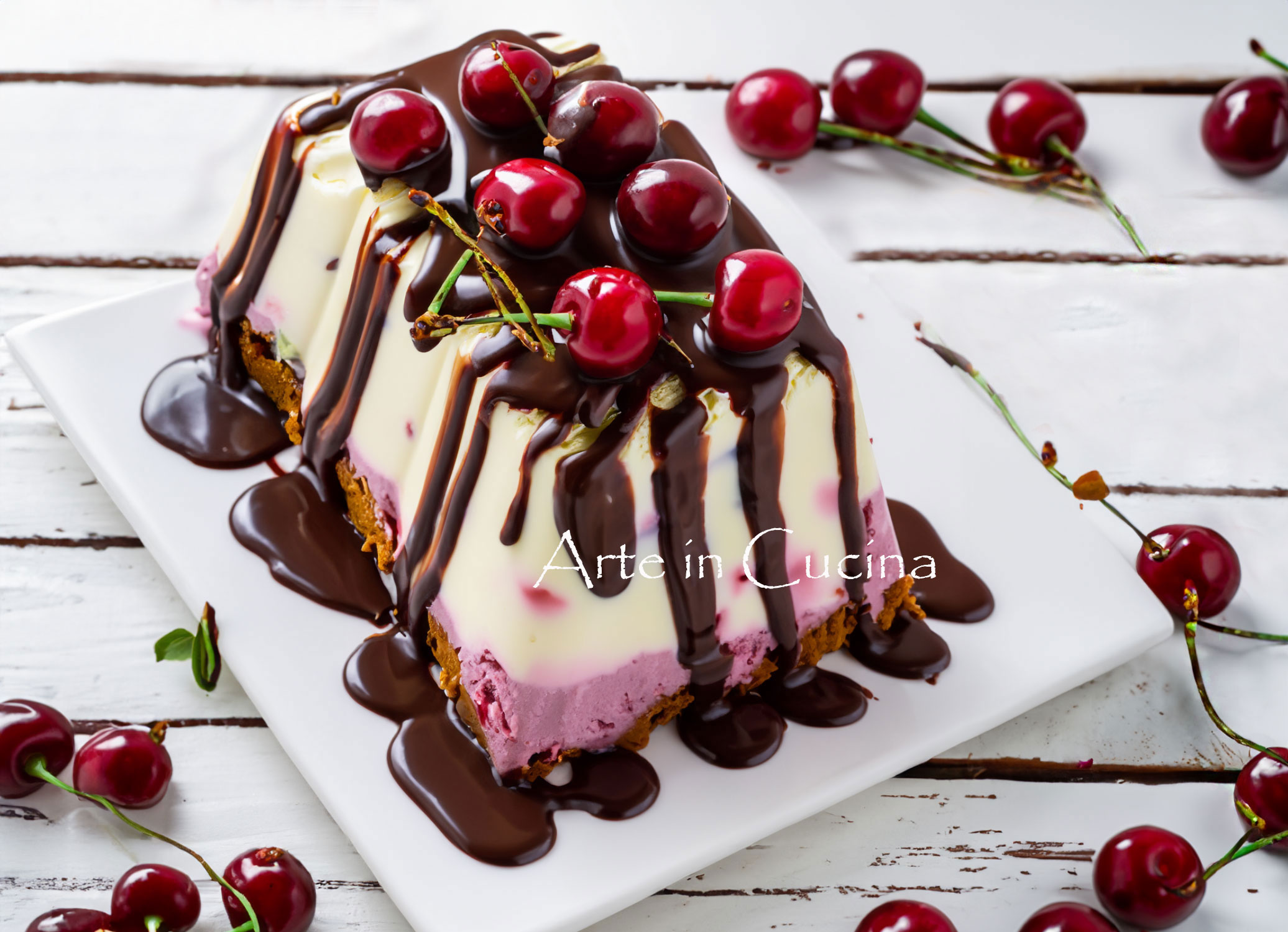 Tarta helada de guindas y vainilla