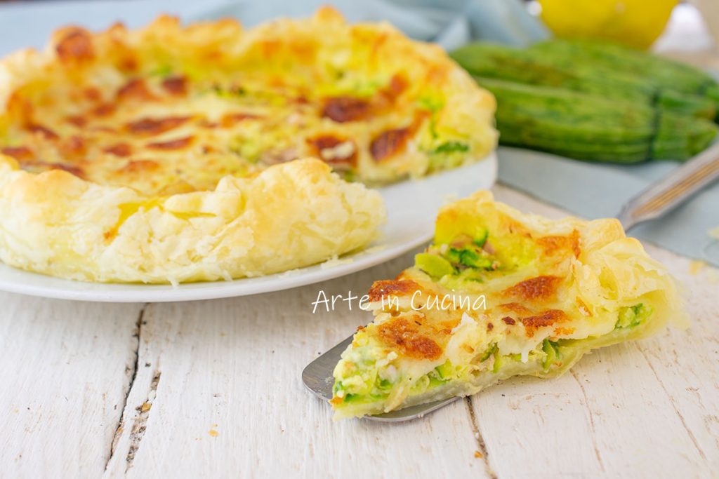 Tarta de hojaldre con calabacín y atún