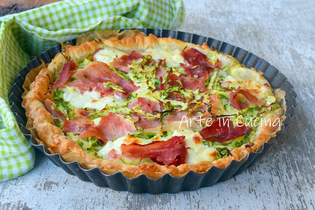 Tarta salada de hojaldre calabacines y jamón