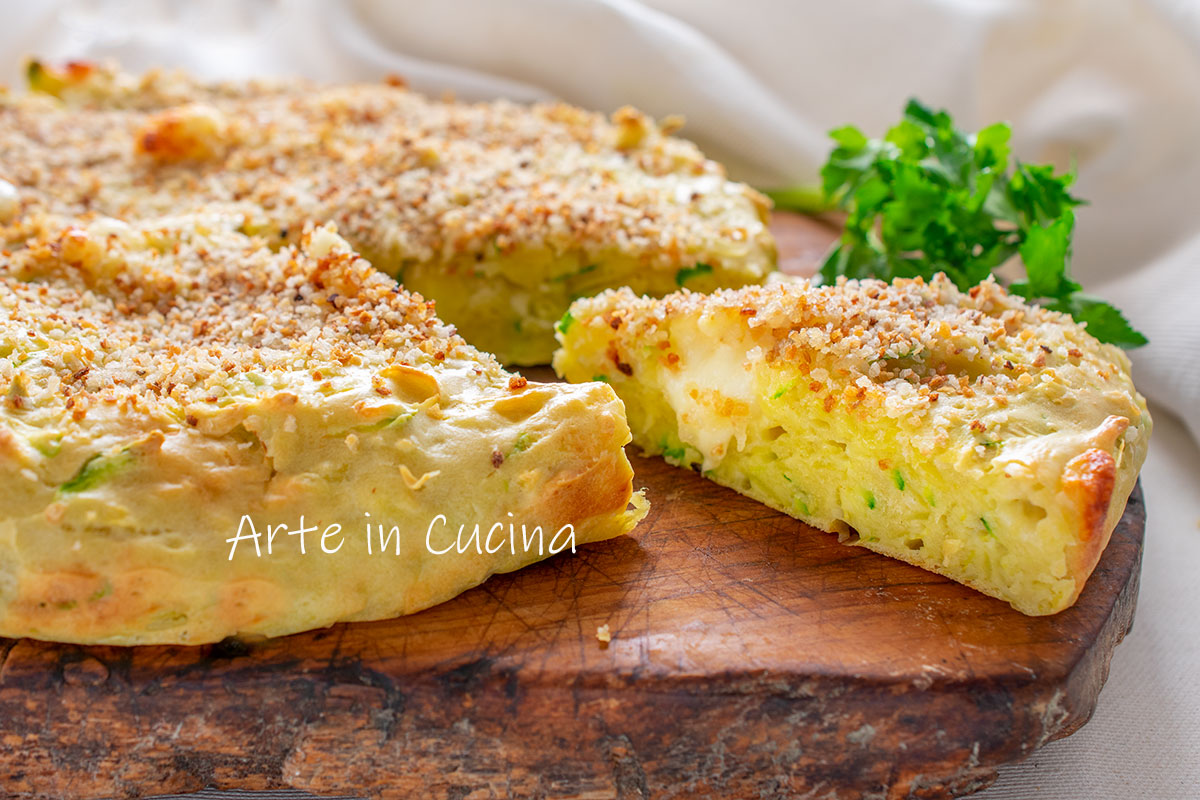 Tarta salada de patatas y calabacines crudos en 10 minutos