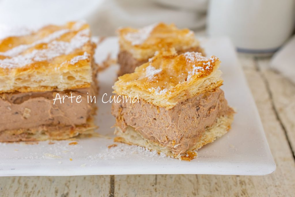 Tarta semifría con hojaldre de chocolate