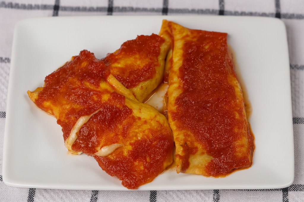 tortillas rellenas de speck y mozzarella