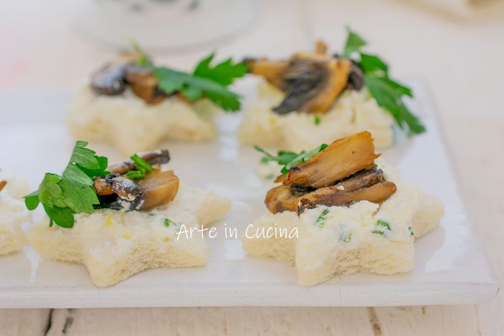 Tostas de hongos y ricotta